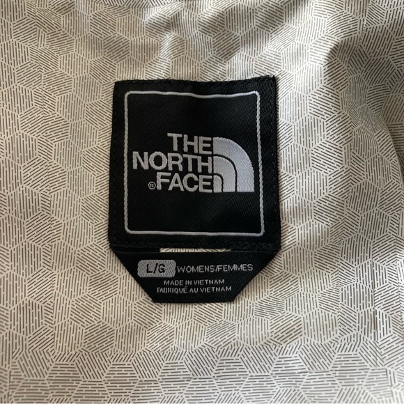 NWOT The North Face HyVent 2.5L weatherproof jacket. - Picture 5 of 9